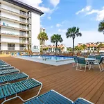 Edgewater Windward 104 - 1 Bedroom Beachfront Sleeps 4