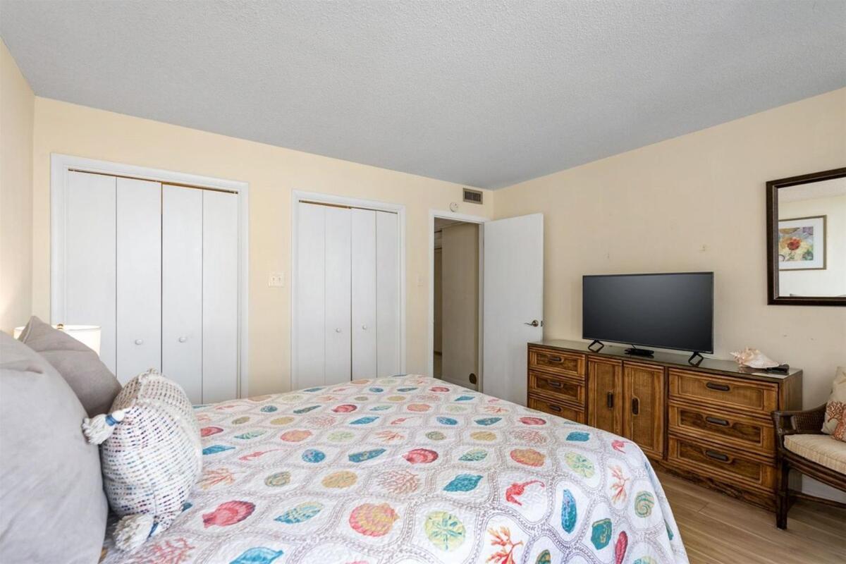 Edgewater Windward 104 - 1 Bedroom Beachfront Sleeps 4 Apartment Panama City Beach