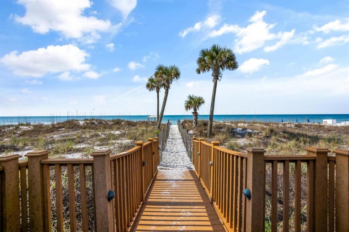 Apartment Edgewater Windward 104 - 1 Bedroom Beachfront Sleeps 4 *