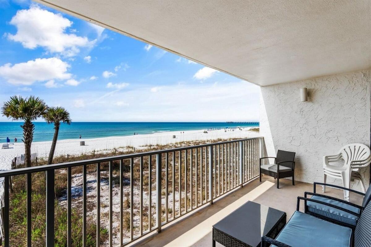 Edgewater Windward 104 - 1 Bedroom Beachfront Sleeps 4