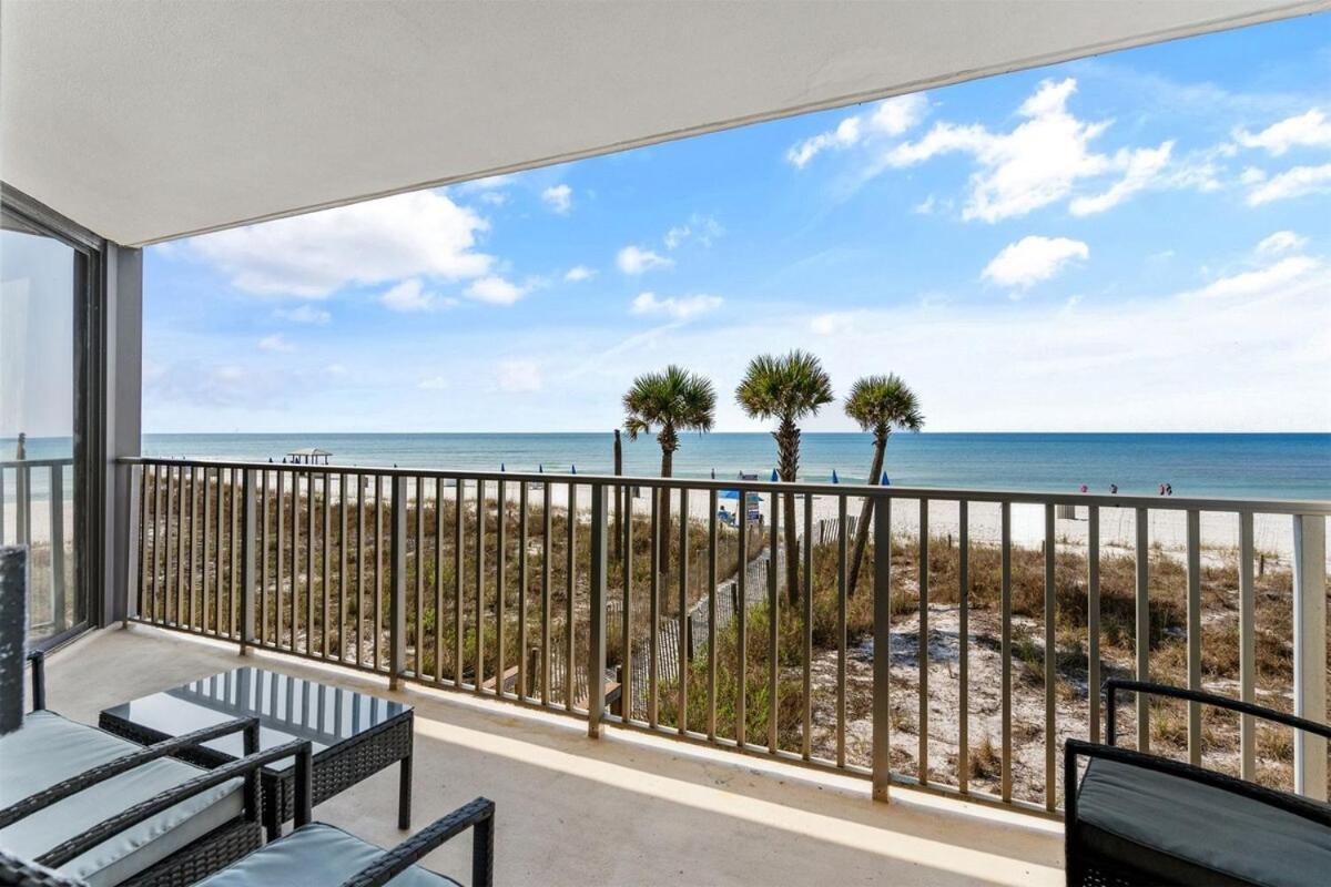 Edgewater Windward 104 - 1 Bedroom Beachfront Sleeps 4 Apartment