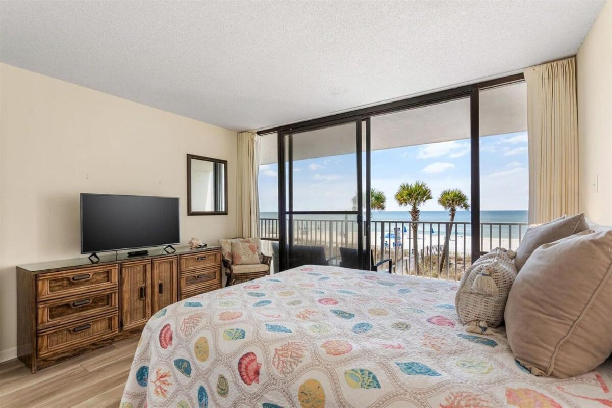 Edgewater Windward 104 - 1 Bedroom Beachfront Sleeps 4 Apartment *