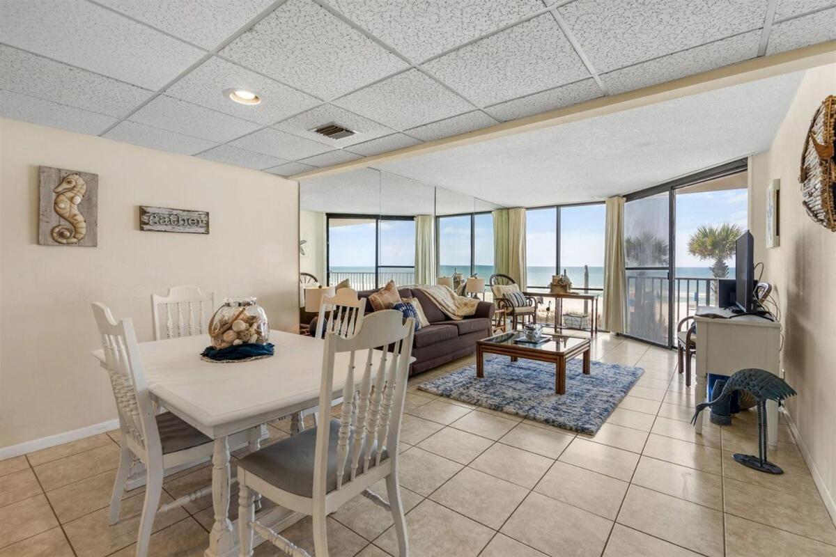 Apartment Edgewater Windward 104 - 1 Bedroom Beachfront Sleeps 4